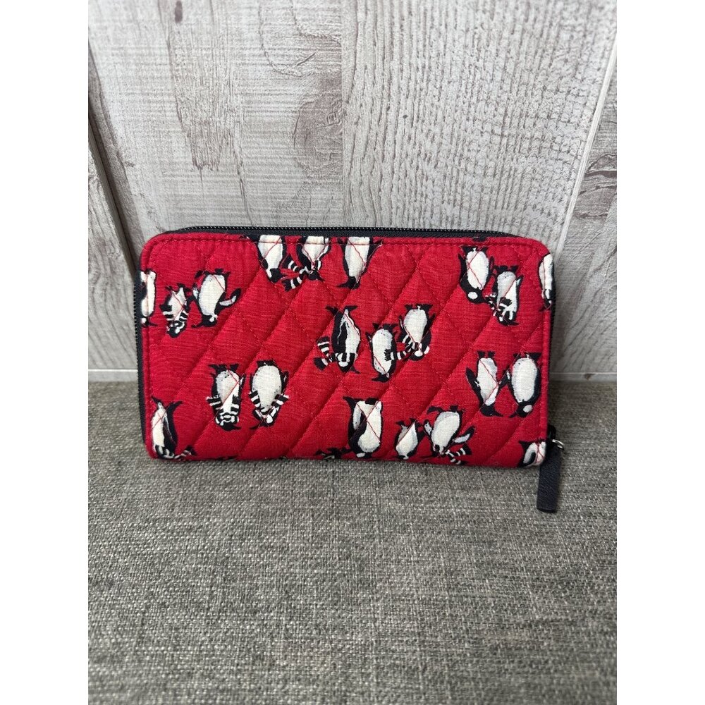 Vera Bradley Red Quilted Wallet With Penguin Print & Zipper Closure - Picture 2 of 5